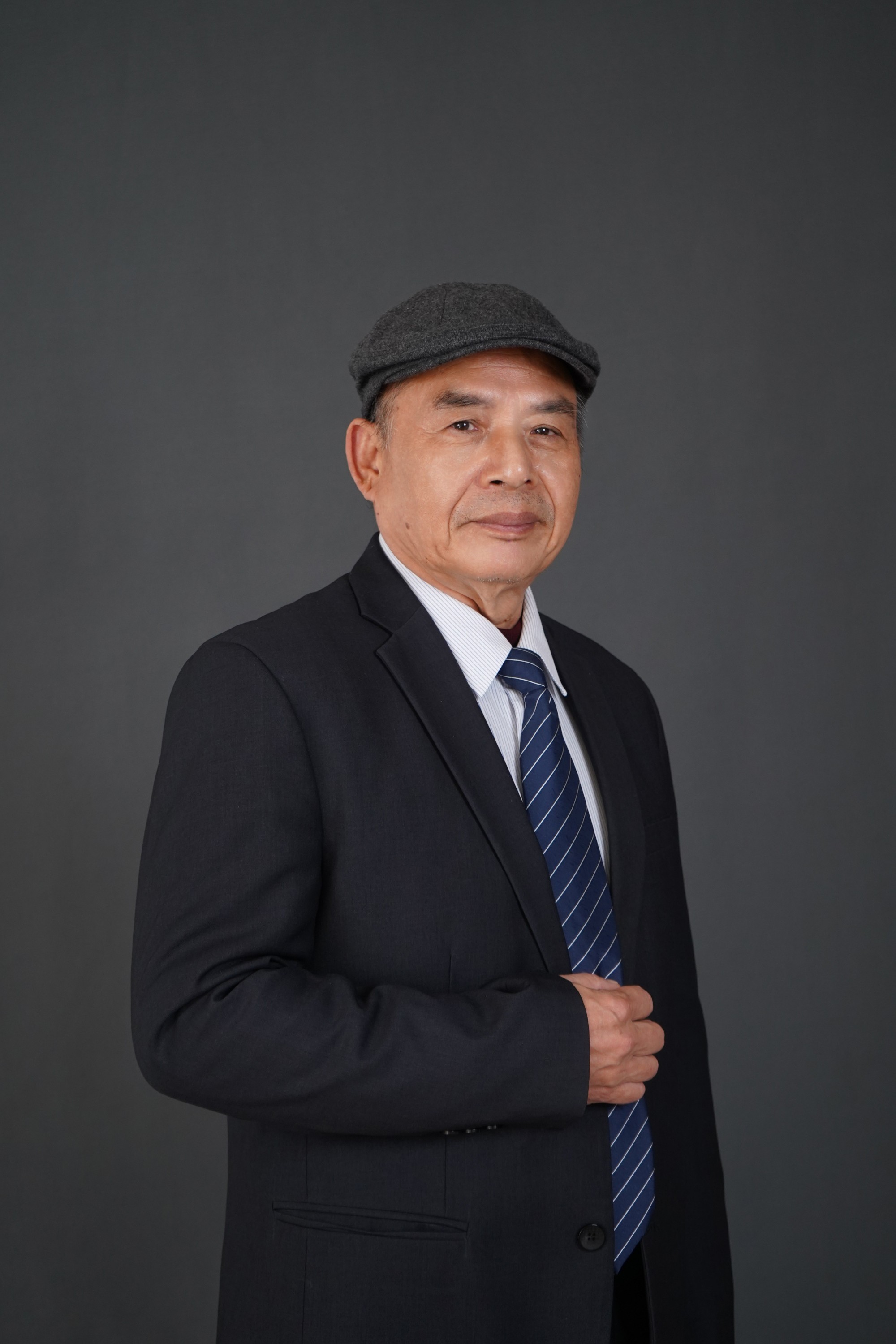 梁荣新