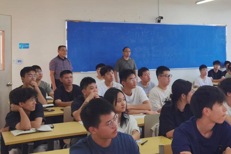学风续燃，笃行再启——智能制造与信息学院开展新学期巡课活动