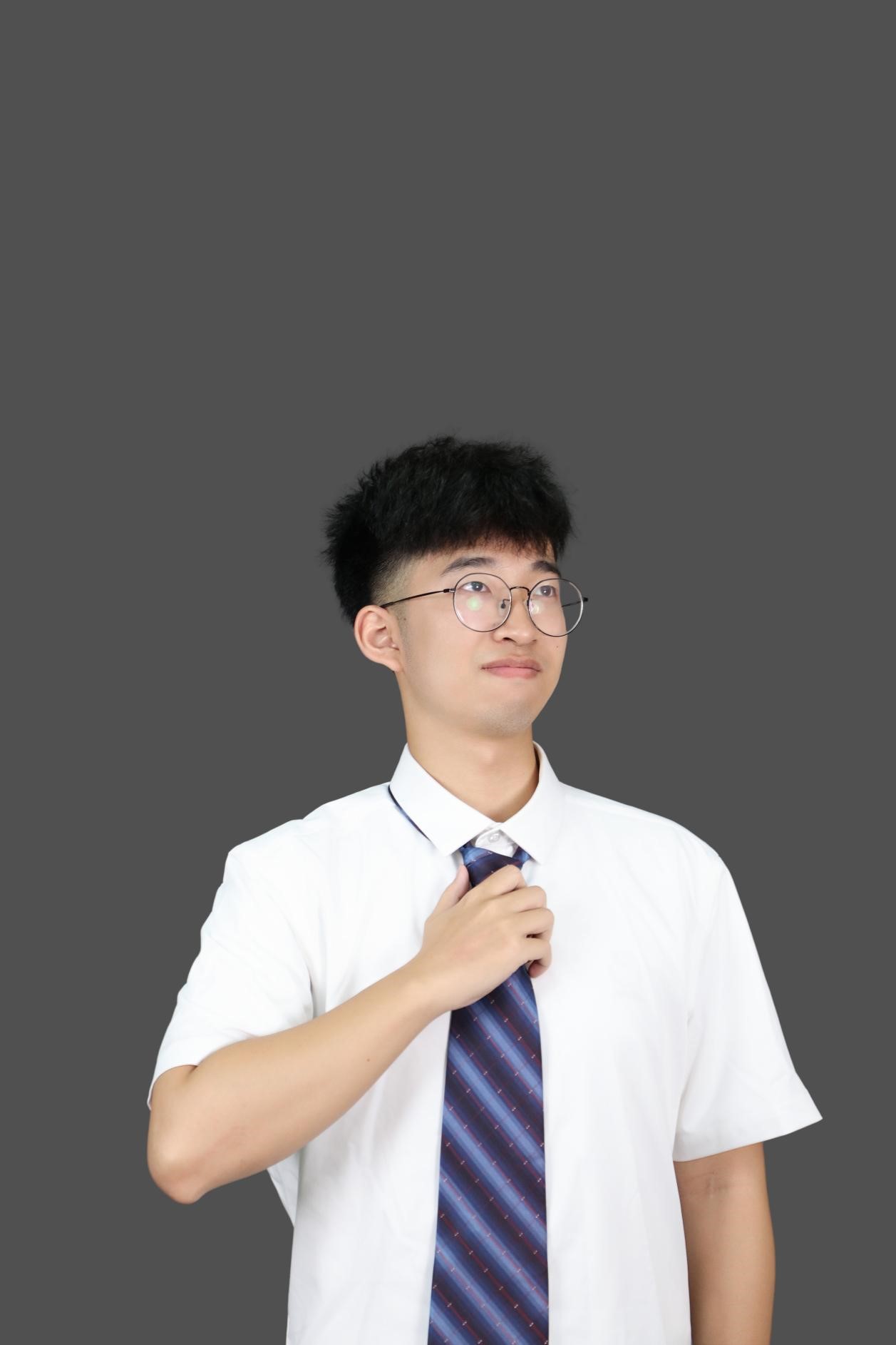 覃曦