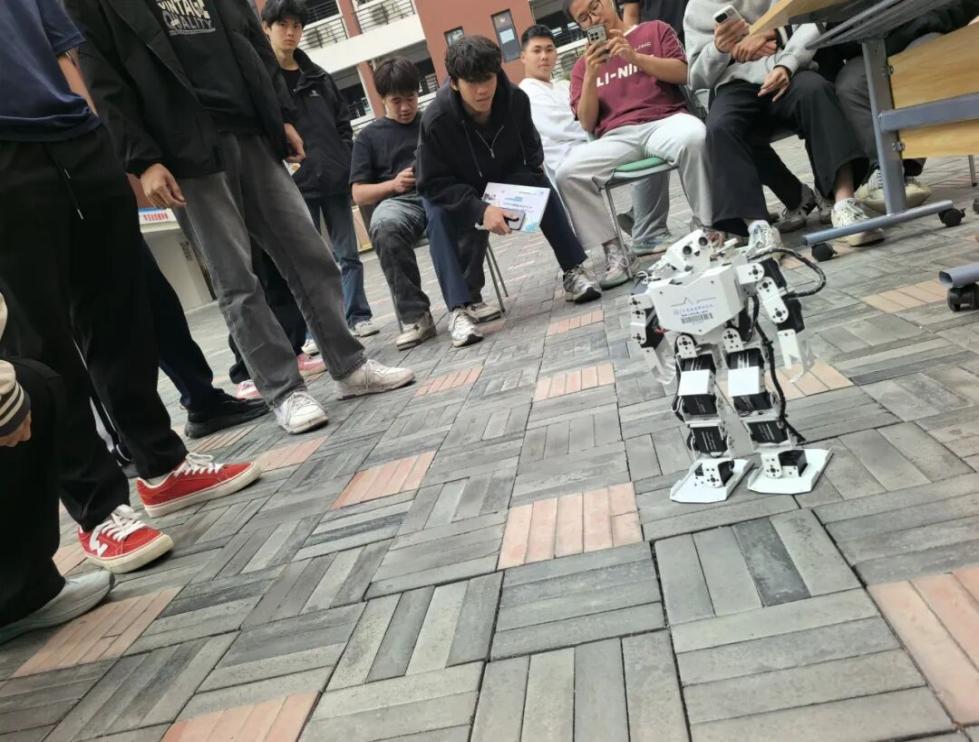 2b5e730dc4879feb16612e3aa26ca0fca298d879