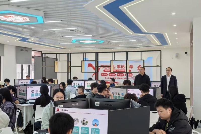 严督细访暖人心，笃行护航启新程——智能制造与信息学院开展新学期巡课及宿舍关怀系列行动