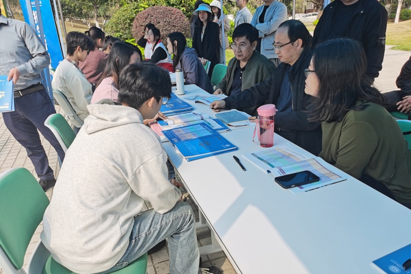 探秘碧职！沉浸式解锁智能制造与信息学院开放日活动现场