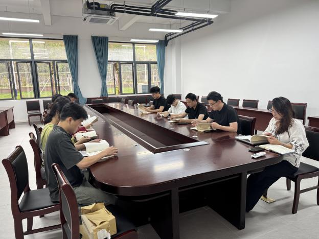 ac70b4a16e80a11e4ca223c2d1f17ef2